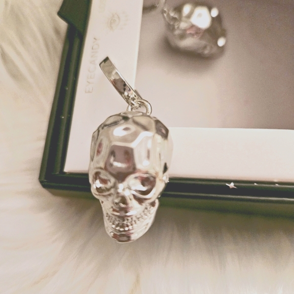 New Skull Dangle Earrings Eyecandy Los Angeles - Picture 5 of 6
